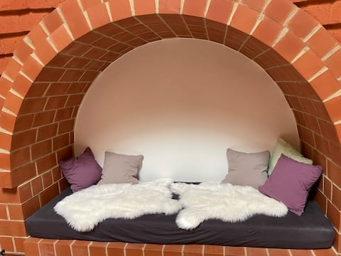 Top performing Airbnb: Underground life in a bird's nest in Hessen