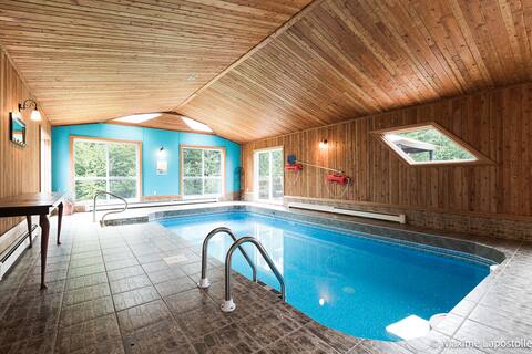 La Tour Boisée- Grand Chalet surrounded by nature