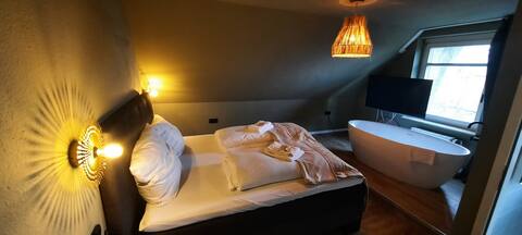 Apartment in the middle of the forest near A39 with 2 bedrooms