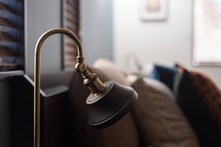 3-story Apt with natural light,1-stop to Shinjuku gallery image 5