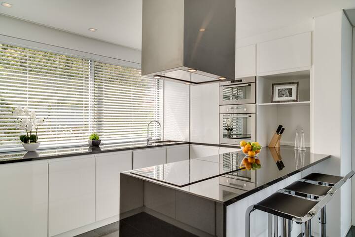 Villa Maxima – Ultra Stylish with Sea Views gallery image 5