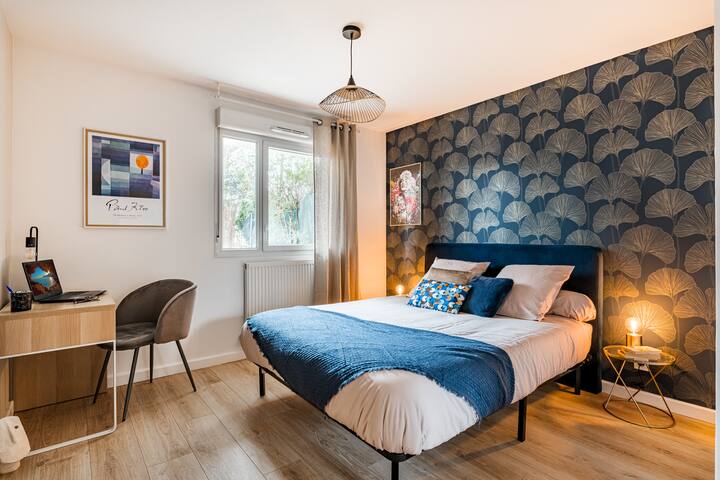 chambre calme et lumineuse