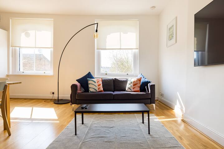 The Perfect Portobello Loft gallery image 2