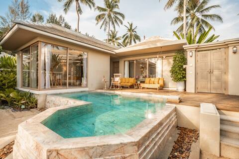 Beachfront Pool Villa 2