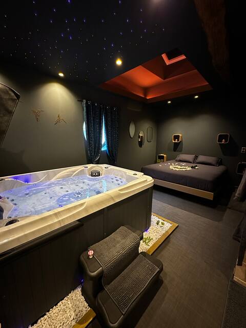 Golden bubble ( hot tub)