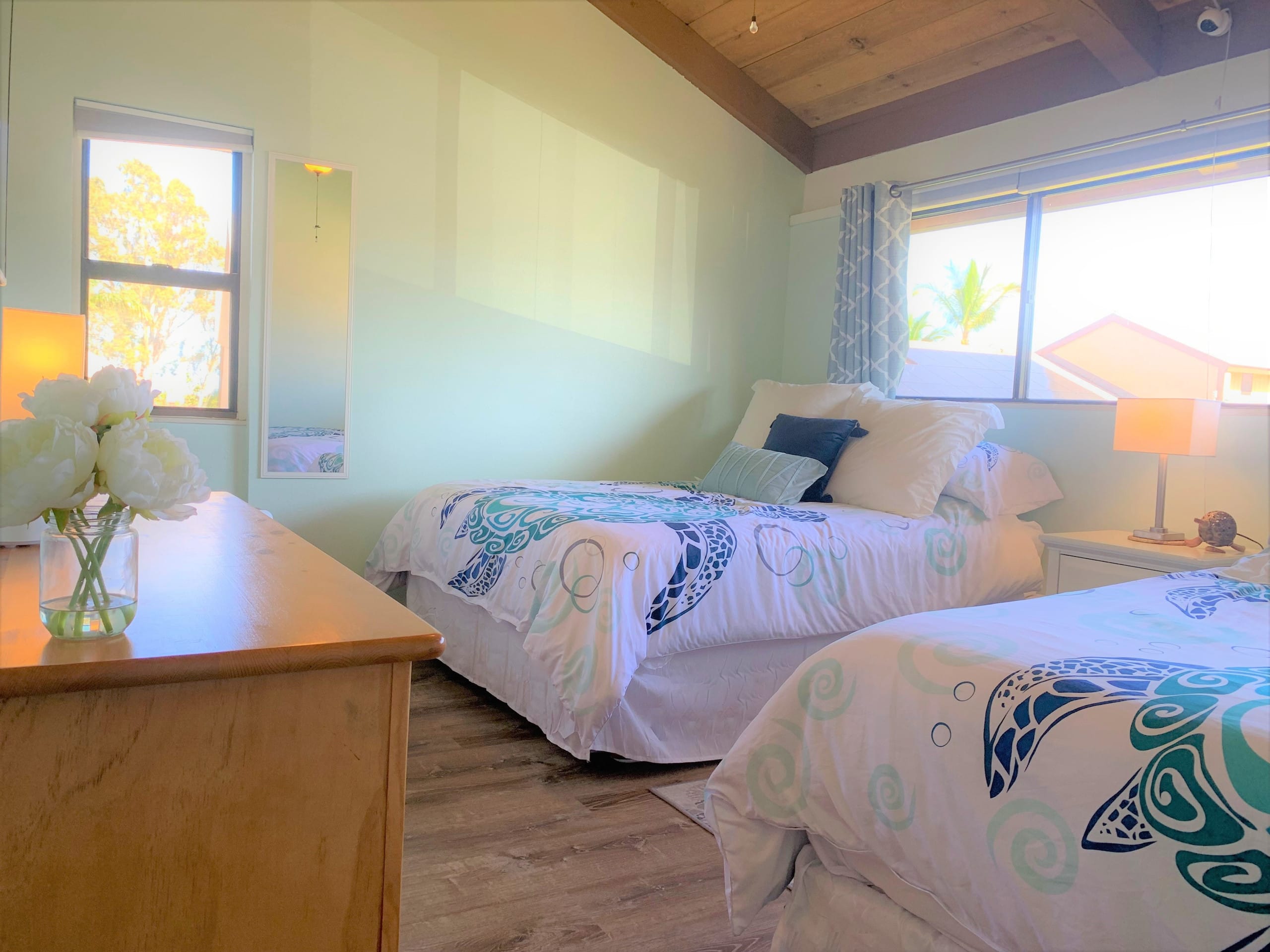 Newly Renovated!  Fully Stocked 2 Br/2Ba  w/ A/C! - Photo 11