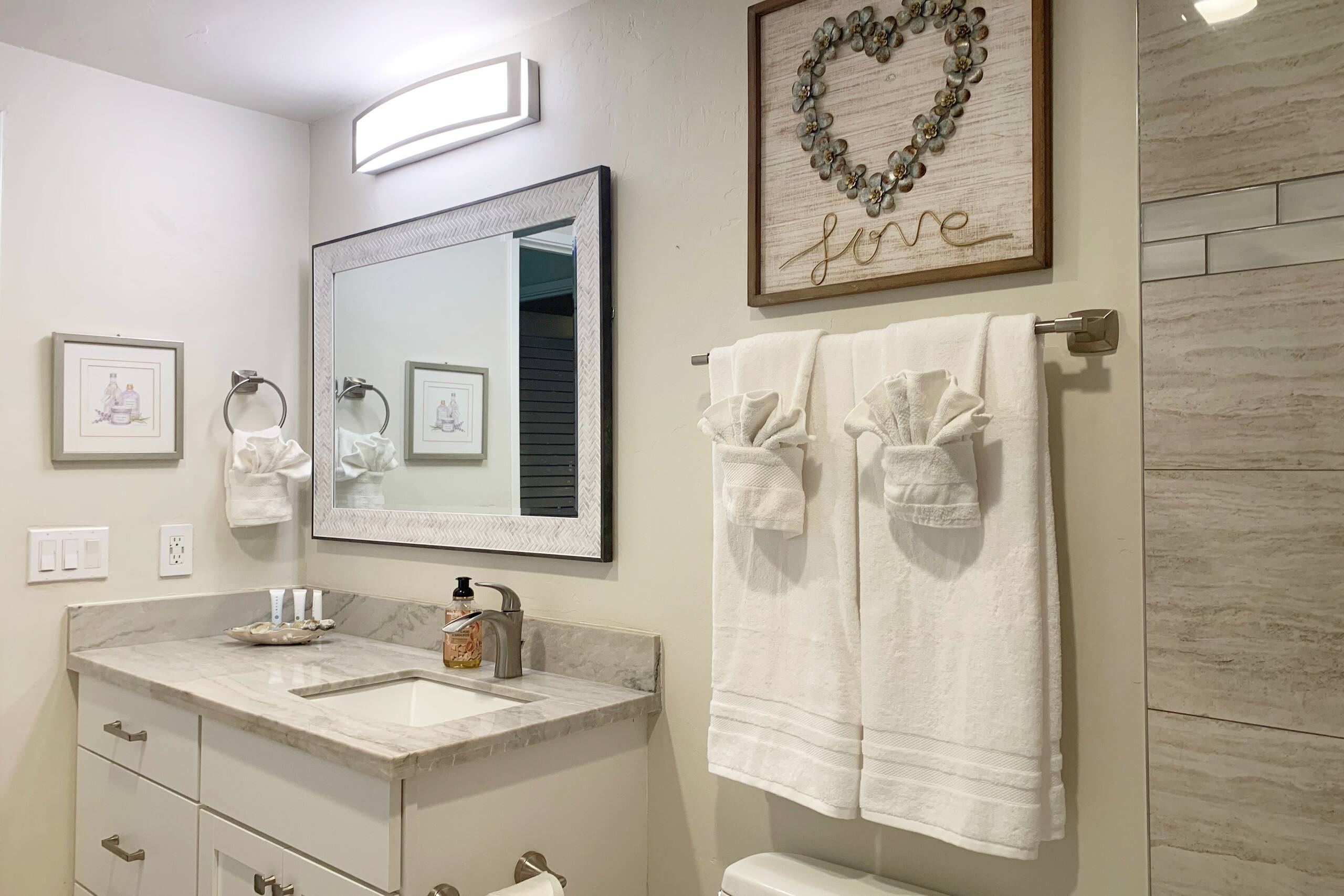 Newly Renovated!  Fully Stocked 2 Br/2Ba  w/ A/C! - Photo 20