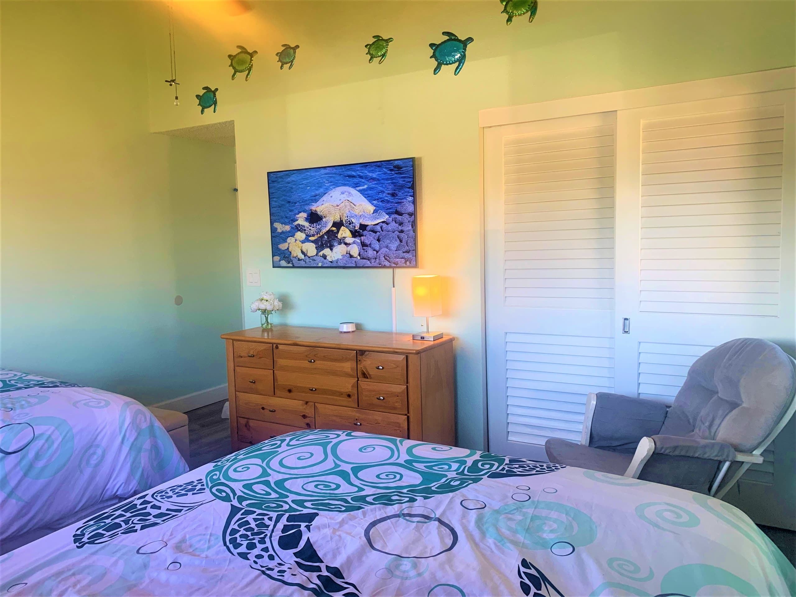 Newly Renovated!  Fully Stocked 2 Br/2Ba  w/ A/C! - Photo 14