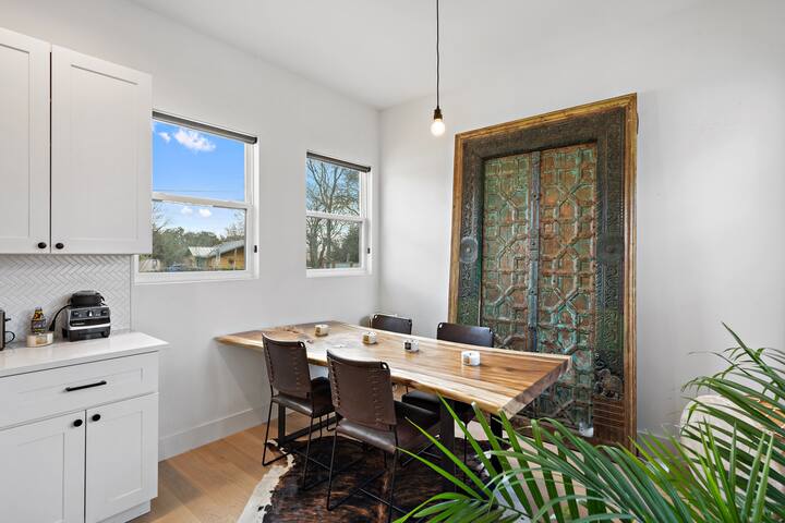 House of Healing & Wolves + Pool, Cold & Hot Tub gallery image 4