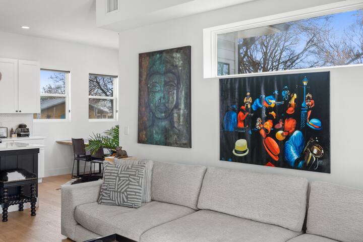 House of Healing & Wolves + Pool, Cold & Hot Tub gallery image 2