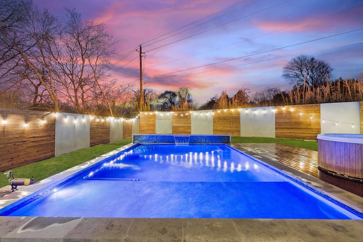 House of Healing & Wolves + Pool, Cold & Hot Tub