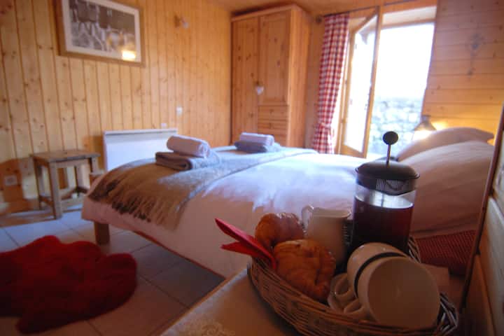 Chumba cha familia chenye nafasi kubwa na vitanda vya ghorofa