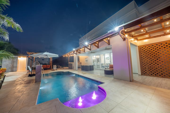 Casa Azul, the “NEW” Stylish Luxury Villa @Tela HN