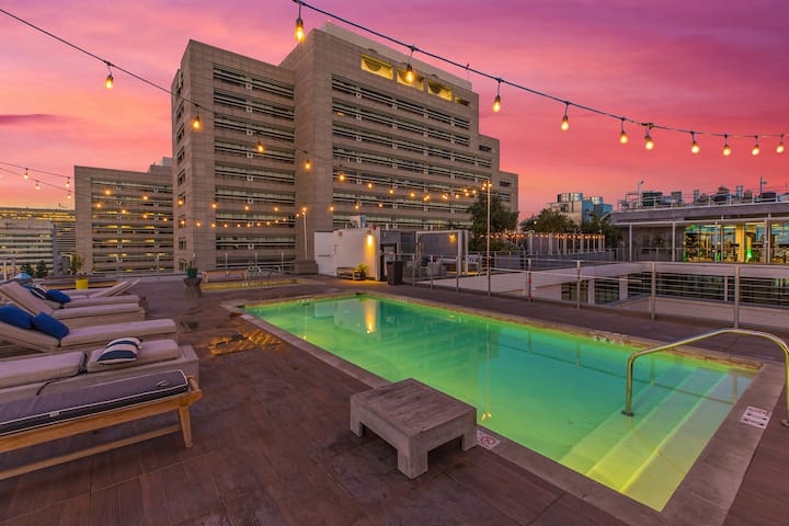 Historic DTLA 2BR1B with Rooftop Gym, Pool