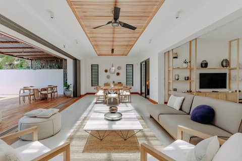 Peninsula Beach Villa