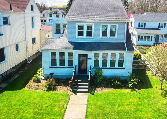 Welcome to Beach Ave!