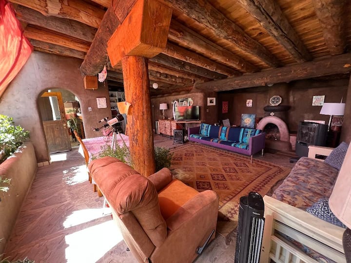 Taos Earthship, 2 bdrm Virtual Hideaway! Earth houses for Rent in
