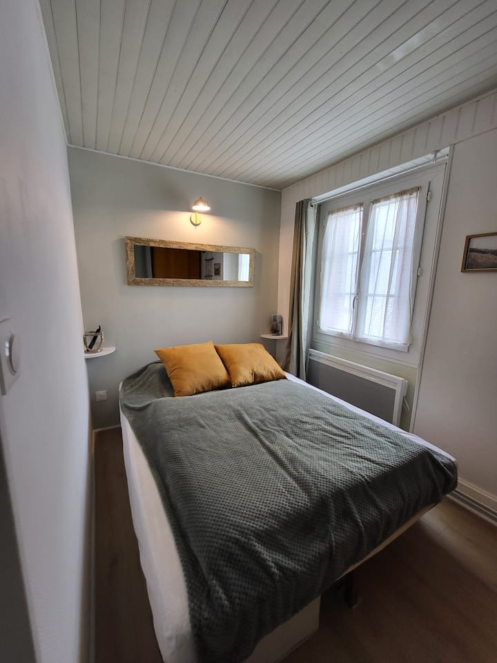 Chumba cha kulala cha chini, kitanda cha 160 x 200