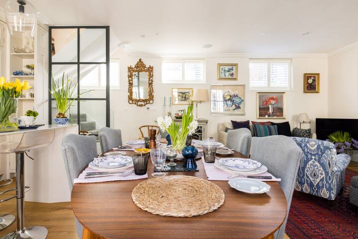 I’m Just a Girl 2 BR Mews House in Notting Hill gallery image 2