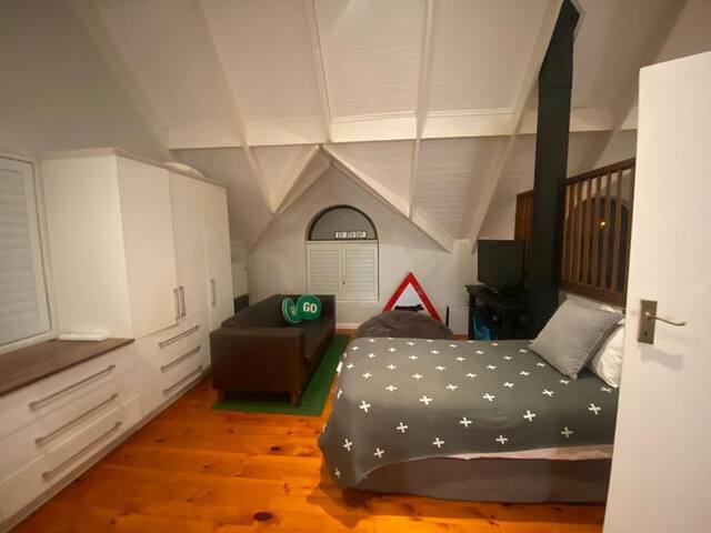 Stylish Gem hidden in Melkbos gallery image 3