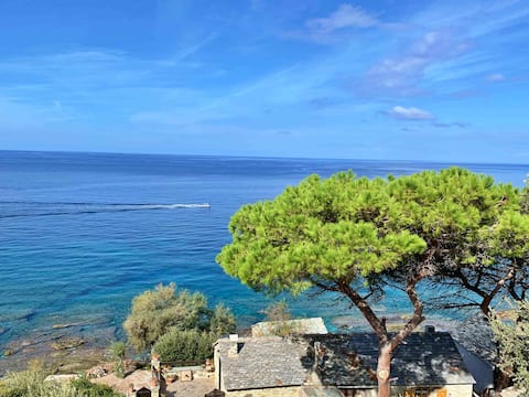 Waterfront villa with exceptional views