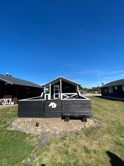 Cozy holiday hytte near the beach, house 1