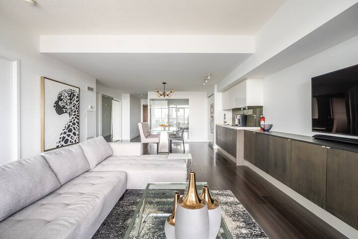 Stunning 2BD/2BTH~Rogers CTR/CN Tower/Parking gallery image 5