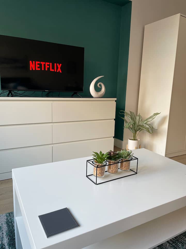 Luxury Super-king Large Studio Apartment - Northampton