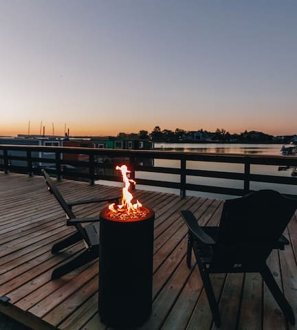 SōLSTAY Lodging & Marina managed Airbnb listing 2