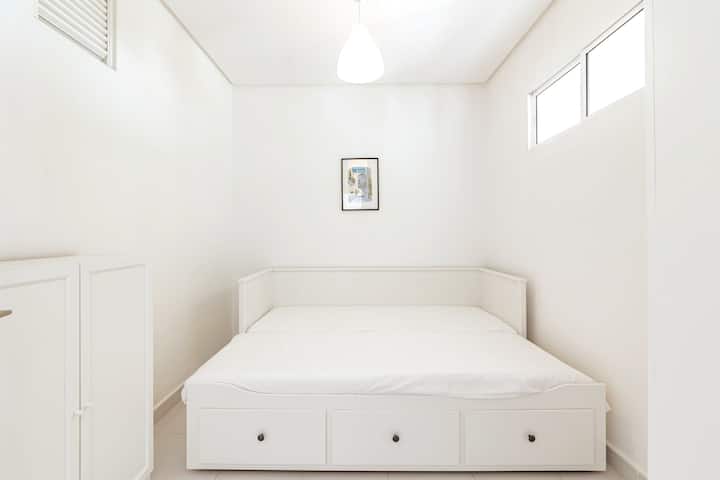 Ovo je druga soba, krevet može biti jednostruki ili bračni krevet.