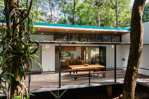 Casa Henaway/waterfall trail/ A/C