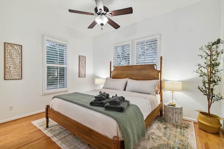 Enjoy king size accommodations in the secondary bedroom, upstairs bedroom with private en-suite. 