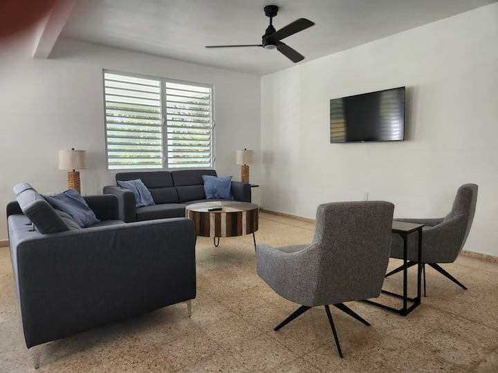 Steps To The Beach, Sleeps 6, 3bd/2bath, Roof Deck - Puerto Rico
