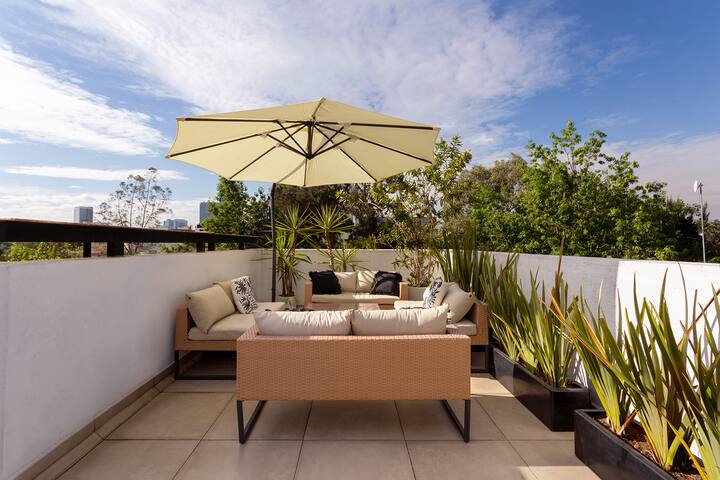 Sunny Condesa Apartment with AC & Private Rooftop gallery image 2