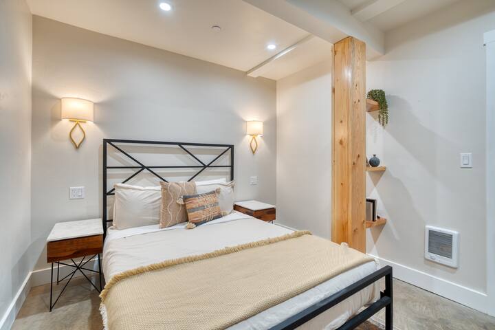 Modern Spanish 3BR | Steps to Mississippi gallery image 4