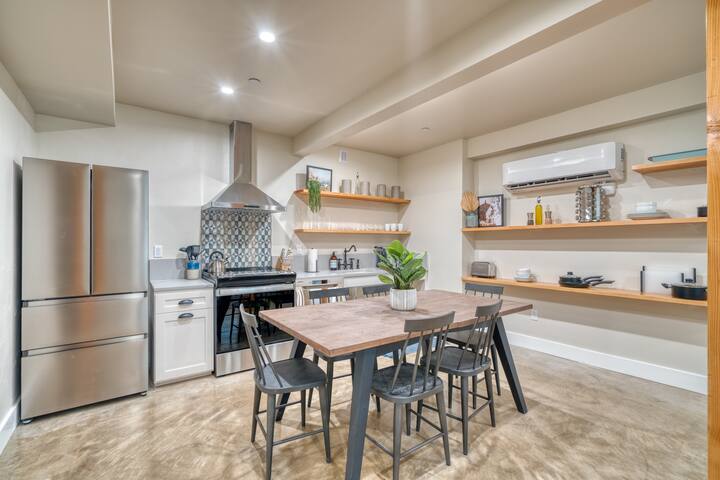 Modern Spanish 3BR | Steps to Mississippi gallery image 3