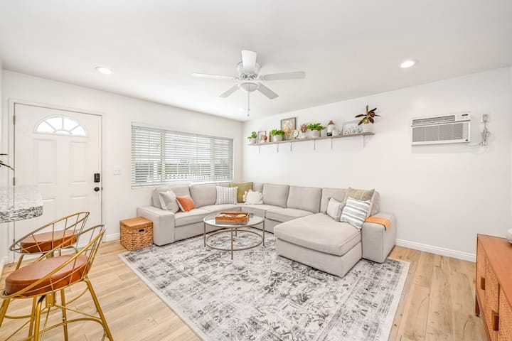 1 Bedroom Apt In Eastside Costa Mesa - Newport Beach, CA