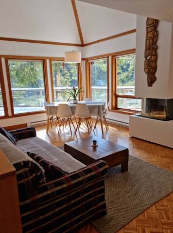 Charming waterfront Salt Spring Island B&B gallery image 2