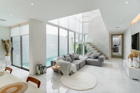 3 Super Bedrooms & Spacious Modern Pool Villa-A18