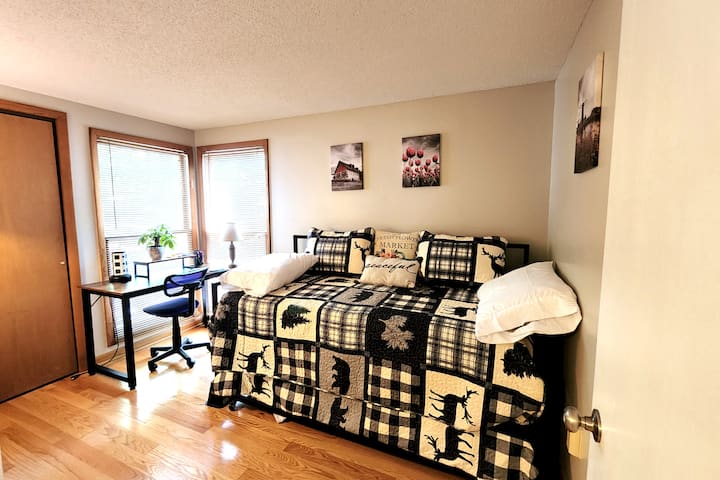 A dedicated workspace with a scenic view assures even a "Working Vacation" can be a Delight 