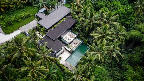 Yoga Paradise 5BR Villa w/ Jungle View in Ubud