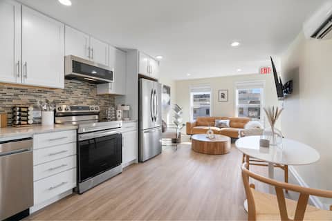 Dream Apartment in Downtown, Full Kitchen+Spa Bath