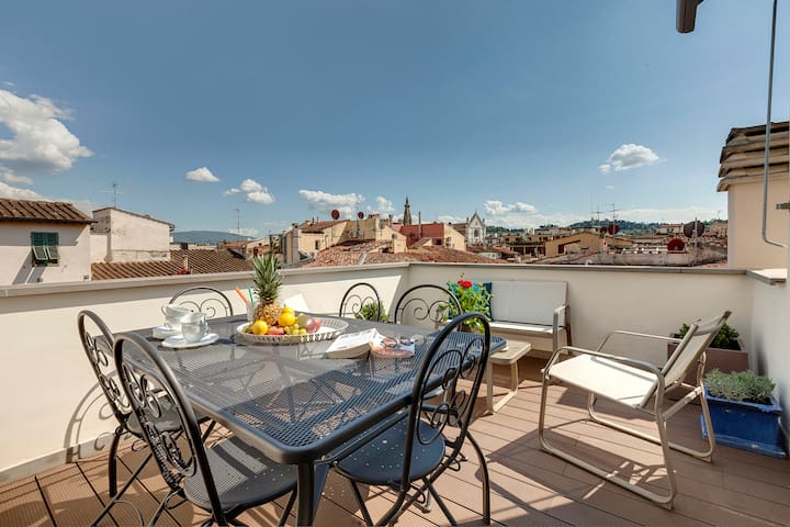 Penthouse with Terrace in the Historic Center