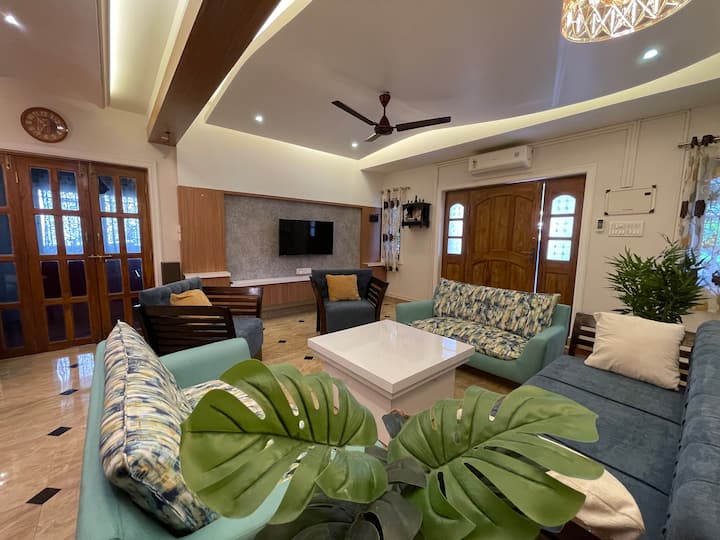 Living room image 8