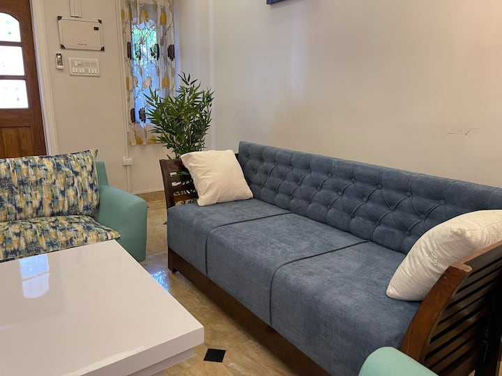 Living room image 5