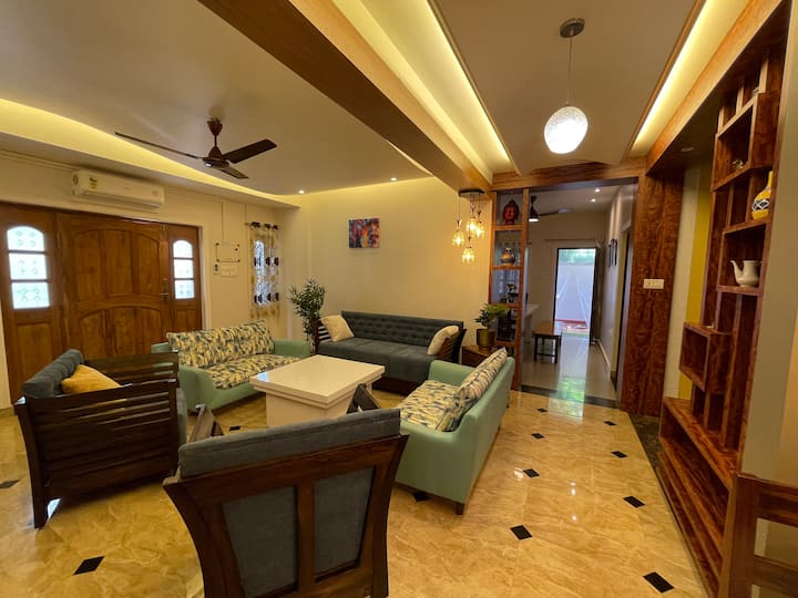 Living room image 10