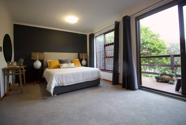 Home Away from Home HOUT BAY gallery image 5