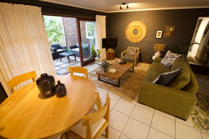 Home Away from Home HOUT BAY gallery image 2