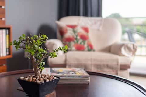 The Penthouse on Constitution - stylish, sleeps 3