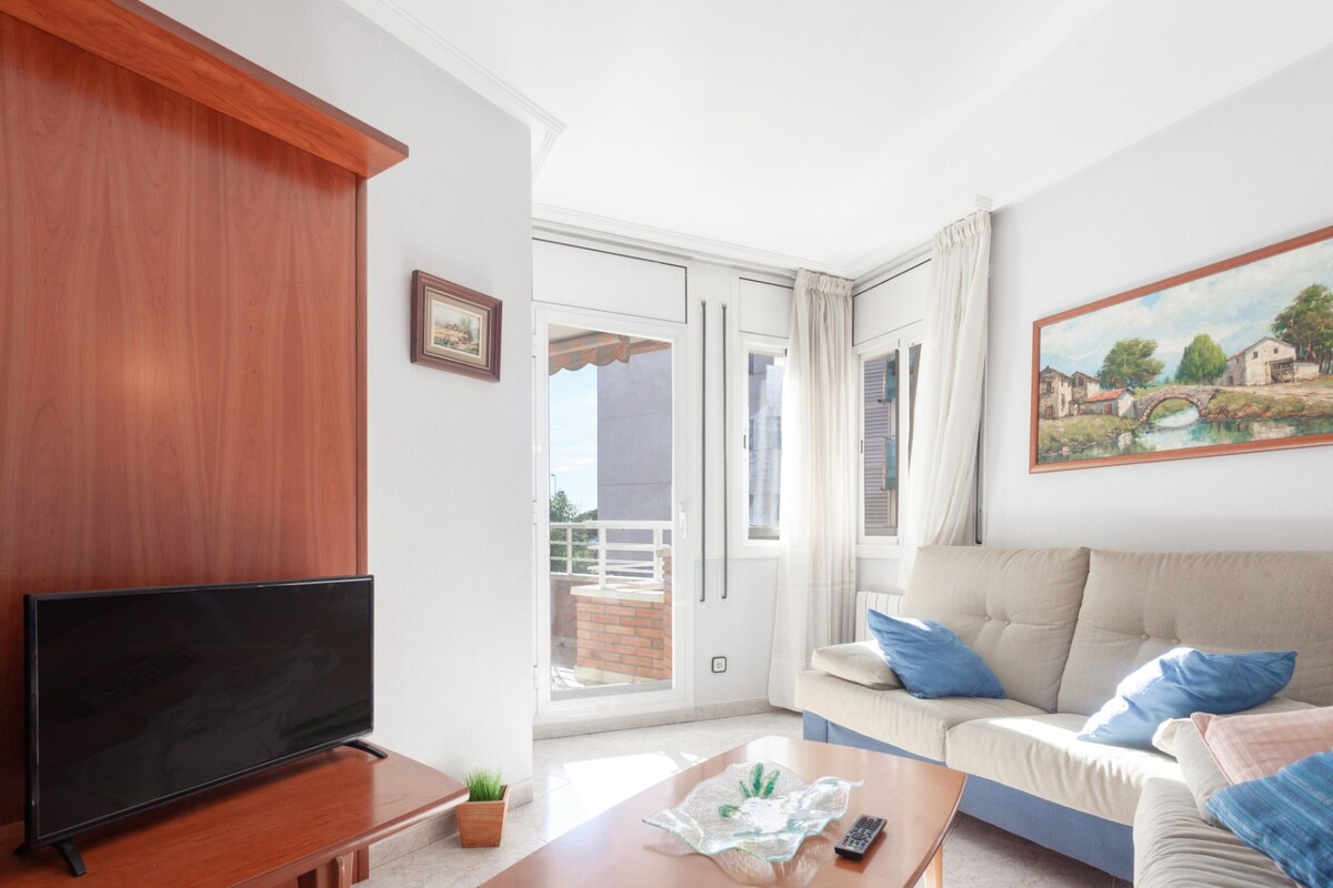 Airbnb con mejor rendimiento: Fantastic apartment on the beach. A/C and views en Pineda De Mar